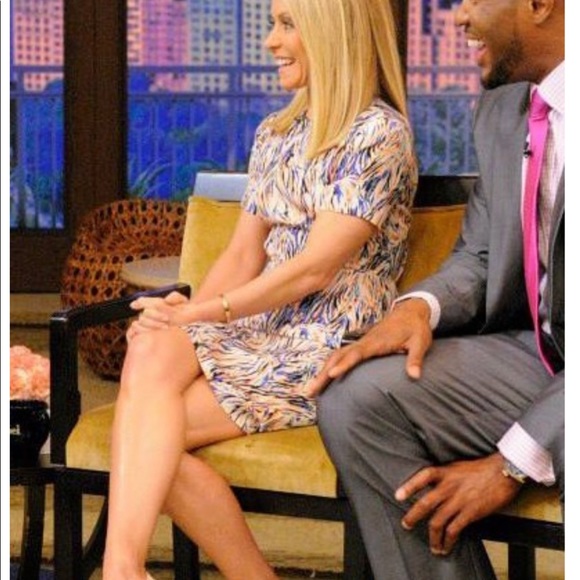 STELLA MCCARTNEY 100% Silk Short Sleeved Dress - Picture 5 of 13